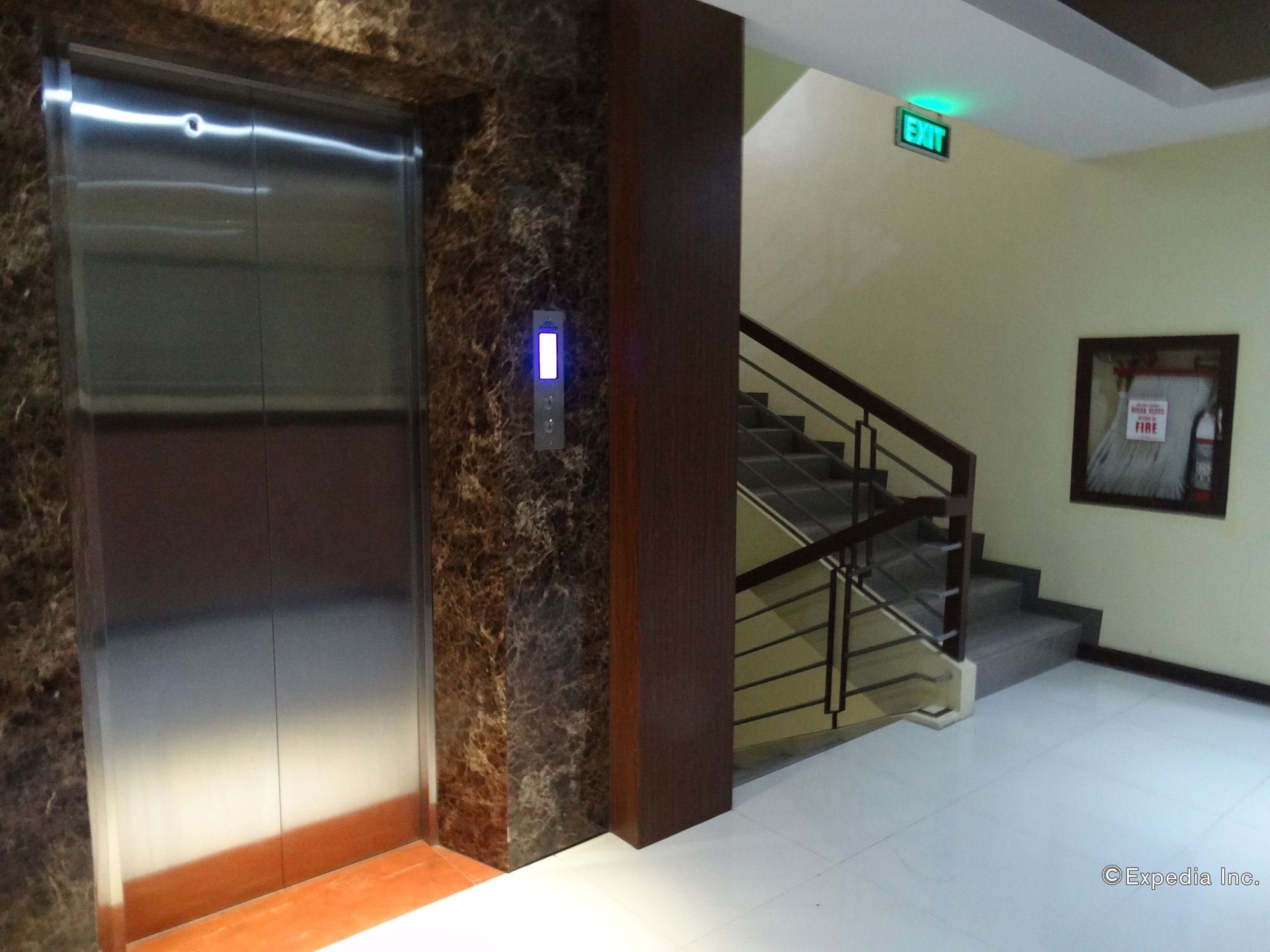 Star Hotel Davao Экстерьер фото
